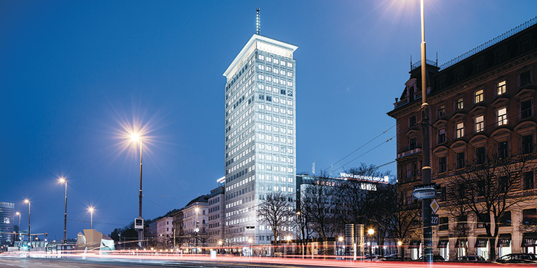 The Group headquarters of Vienna Insurance Group (VIG), the Vienna Ringturm building (photo, © Ian Ehm)