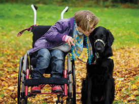 Assistance dogs help physically disabled people (photo, © Privates Familienarchiv)
